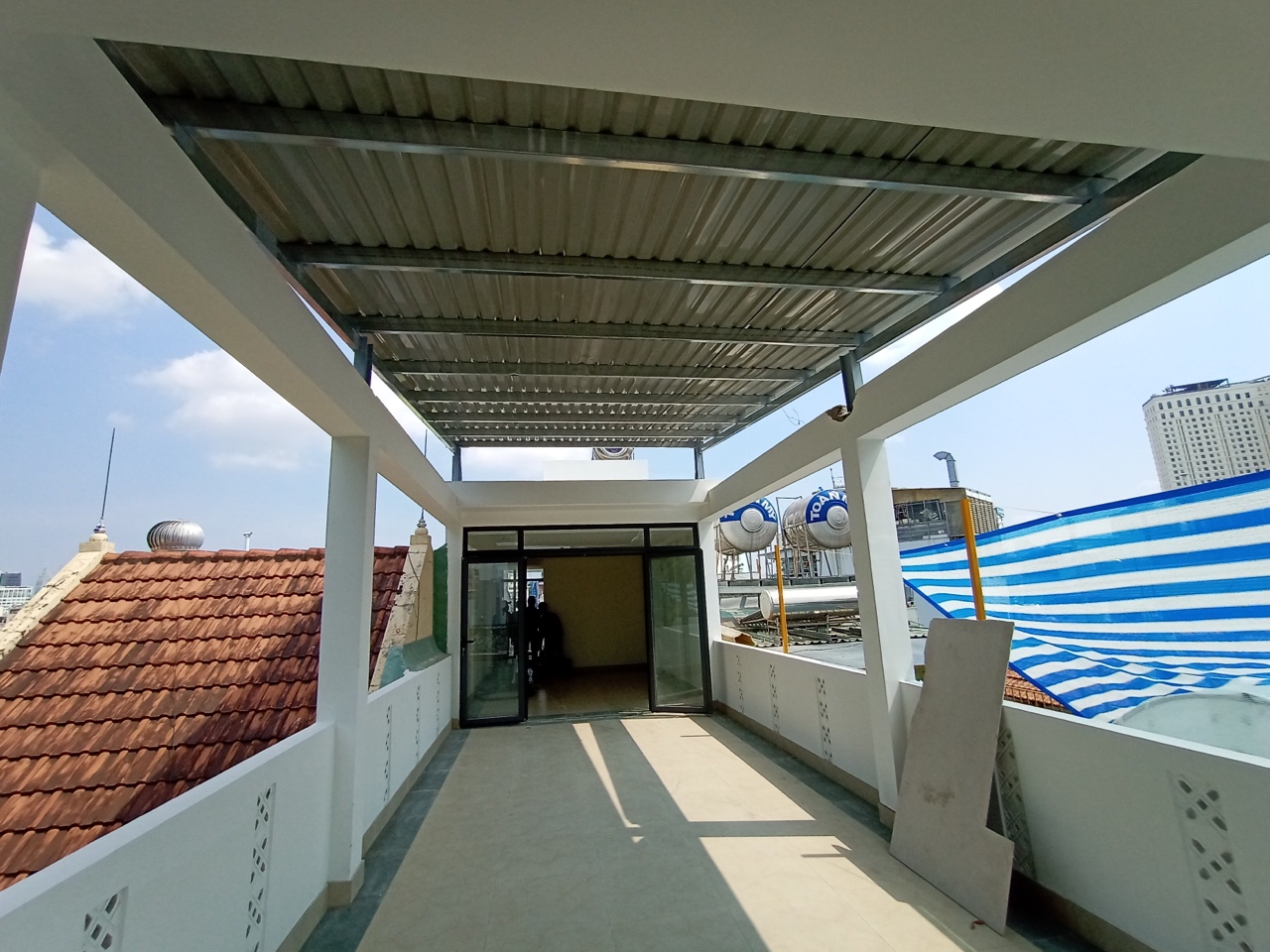 Dịch vụ làm Mái tôn TPHCM – Chuyên nghiệp Chất lượng